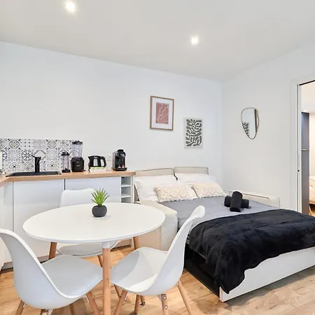 Le Raffine Centre 아파트 *